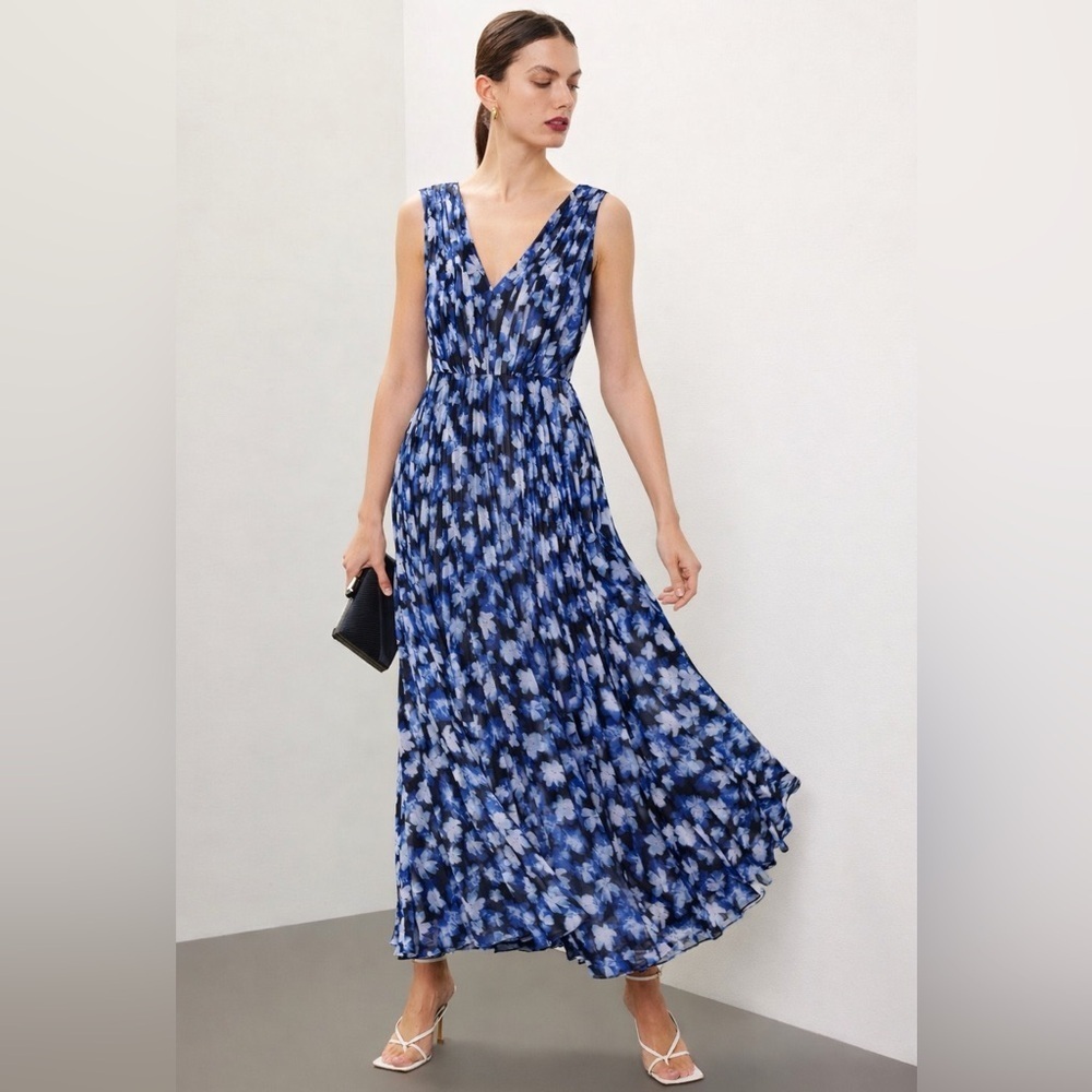 ML Monique Lhuilier Melanie Sleeveless Floral V Neck Pleated Gown Blue Size 4